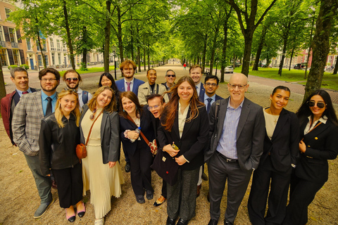 Centre The Hague On Foot with Wonderful Storyteller - 2hr Enter The Hague On Foot with Wonderful Storyteller - 2hr