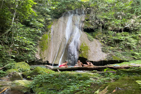 نونغ خياو: رحلة لمدة يومين، قرية همونغ، إقامة منزلية، والتجديف بالكاياك