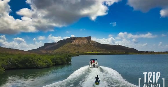 2 hour private boat tour in Spanish Waters with Swim Stop