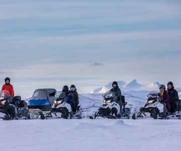 Abisko: Great Outback snöskotertur med sjön Abiskojaure