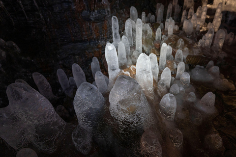 Reykjavik: Túnel de lava noturno e caça à aurora borealReykjavik: Túnel de lava à noite e caça às auroras boreais