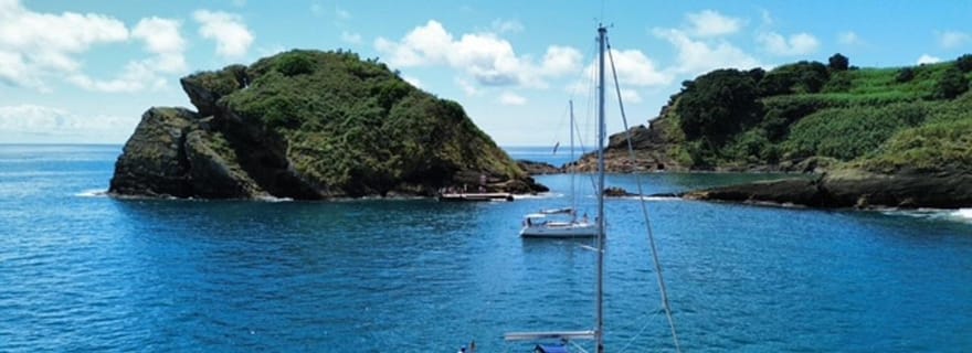 Excursion d'une jounée en voilier à Ponta Delgada avec boissons et collations