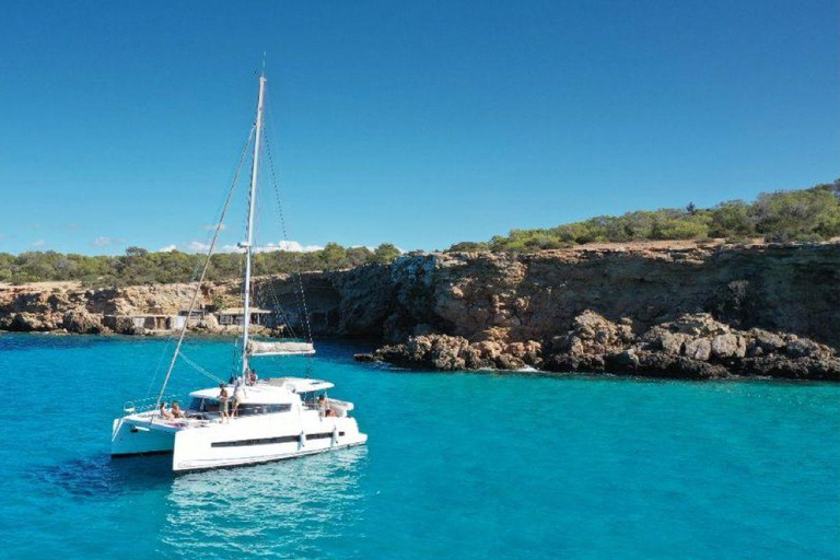 Malta: Catamaran Private Day Charter with Skipper