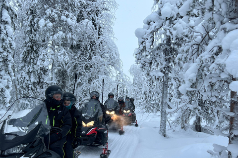 Levi: 1-Hour Beginner Snowmobile Safari on Private Land
