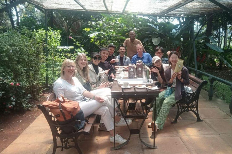 Nairobi: Tour della fabbrica e della fattoria del caffè con trasferimento