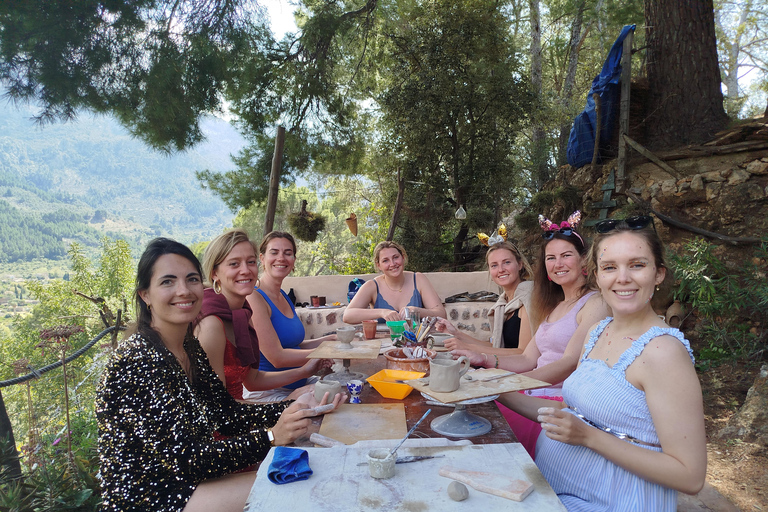 Tramuntana Mountains: Ceramic Workshop in Traditional Finca
