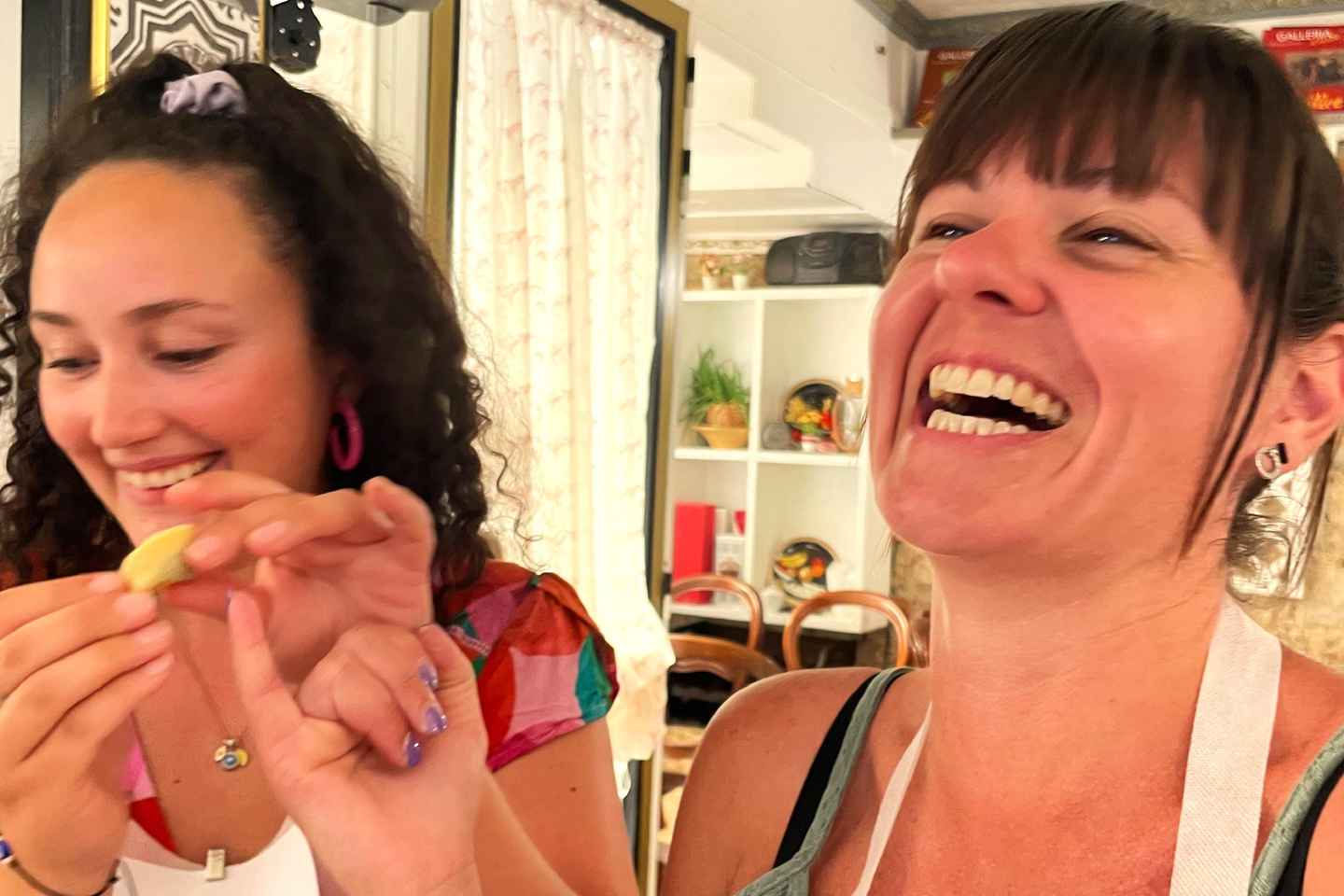 Florence: cours de pâtes fraîches avec dîner, vin et chant