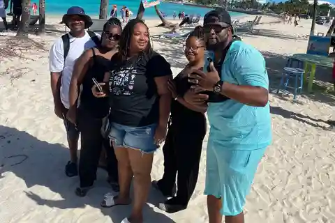 Nassau: Land Tour with Local Food & Rum Tasting
