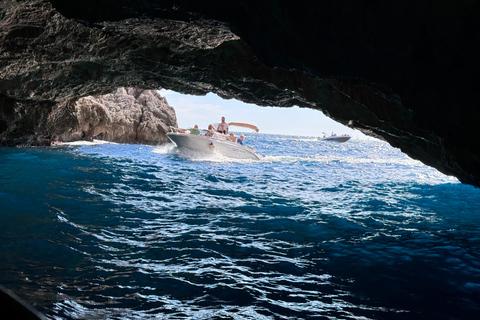 Risan: Blue Cave, Our Lady Of The Rocks, Mamula Island...Risan: Blå grottan, Our Lady Of The Rocks, Mamula Island...