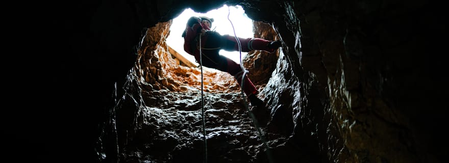 TOURNEZ DANS LE SOUS-SOL SANS EXPÉRIENCE REQUISE Descente en rappel