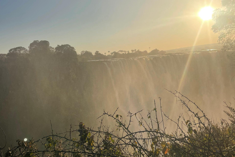 Cataratas Victoria: tour privado al amanecer con desayuno en el mirador