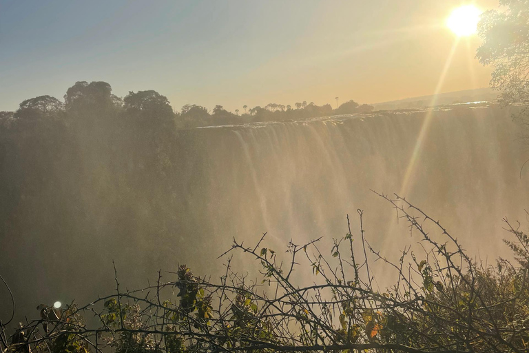 Cataratas Victoria: tour privado al amanecer con desayuno en el mirador