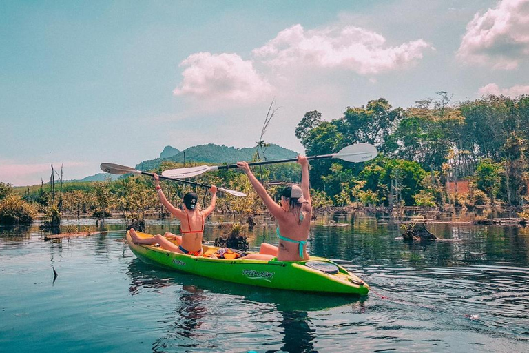 Avventura in kayak ad Ao Nang: Esplora la splendida foresta allagataAvventura in kayak a Ao Nang