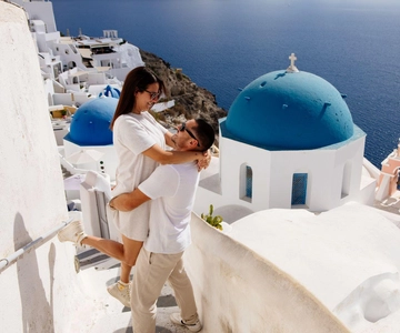 Santorini: Sessão fotográfica profissional em Oia Village