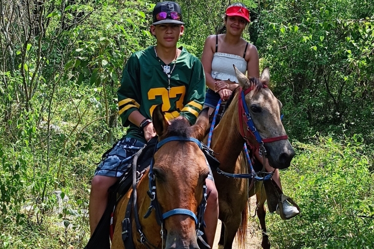 Desde Medellín:Tour a caballo+Visita Santa Fe de AntioquiaDesde Medellin: Paseo a caballo+Visita Santa Fe de Antioquia