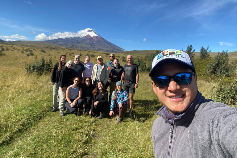 科托帕希火山和基洛托阿火山湖：安第斯山脉的两颗宝石（从基多出发的一日游）科托帕希火山和基洛托阿火山：安第斯山脉的两颗明珠