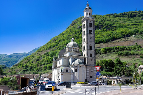 Von Mailand aus: St. Moritz & Alpen Tagestour mit dem Bernina Red Train