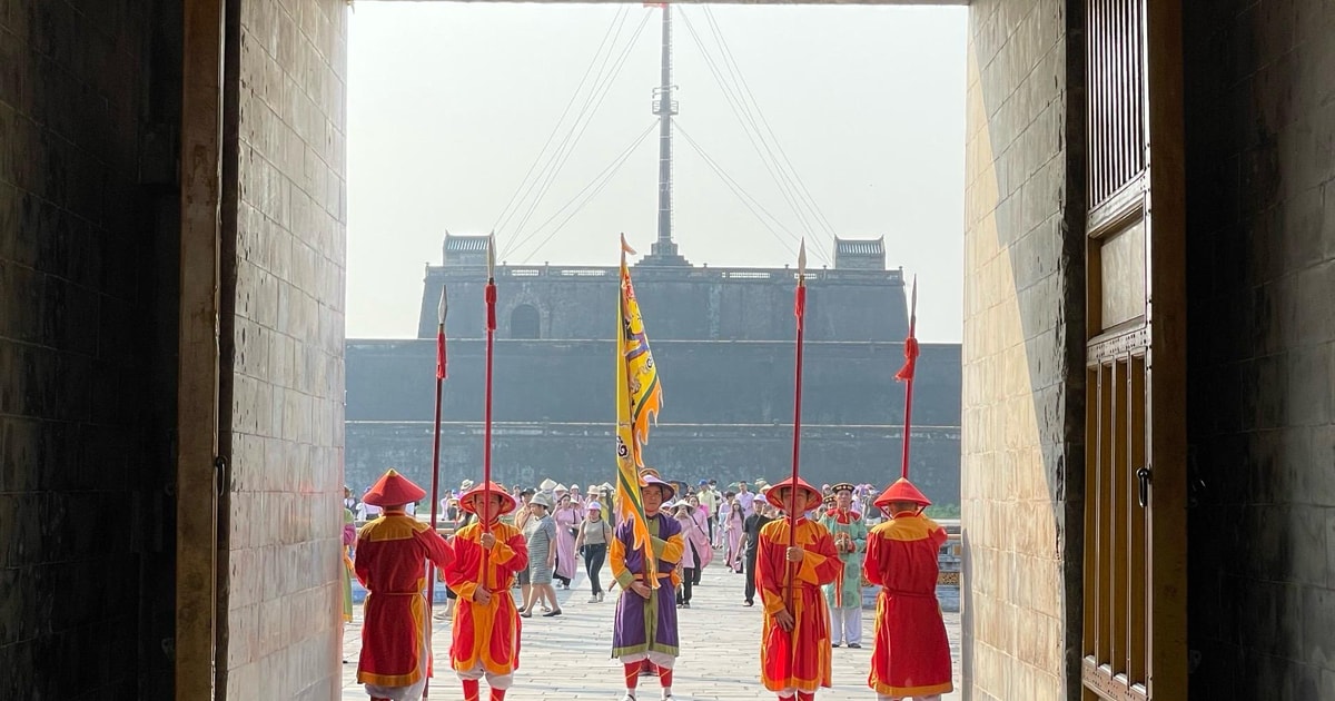 Best Family & Friend Day Trips and Activities in Vietnam 82 Hue Imperial City Walking Tour: Citadel & Forbidden City