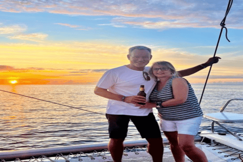 Sunset Catamaran Cruise inclusief. Diner &amp; entertainment