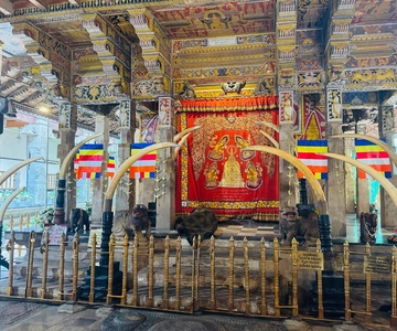 From Colombo: Kandy and Pinnawala Full-Day Trip