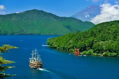 東京箱根の名湯と芦ノ湖遊覧船