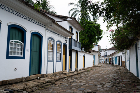 Paraty and Ilha Grande: 3 Days with Accommodation and Speedboat Tours