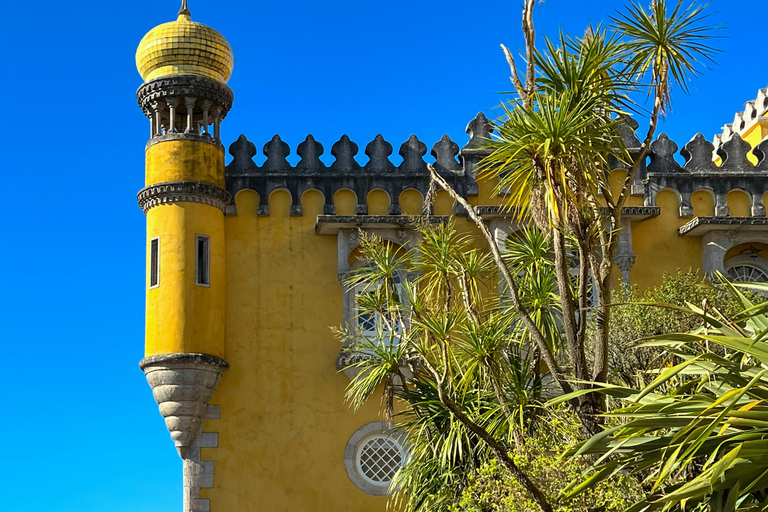 Lisbona: Sintra, Palazzo Pena, Roca Cape Coast e Cascais - 8hTour di 8 ore Sintra Pena Palazzo Giardini Roca Cape Coast Cascais