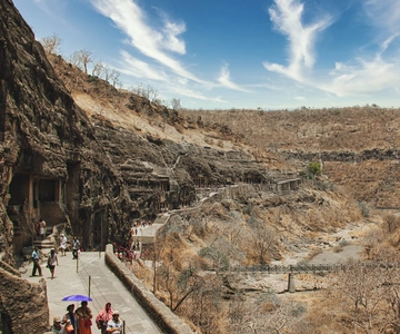 Aurangabad: Excursão de 3 dias à Cratera Lonar, Ajanta e Grutas de Ellora