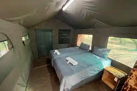 5 dagars safari i Dumelas tältläger