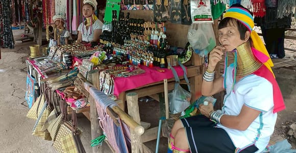 Chiang Mai: Tour Doi Suthep Wat Pha Lat Tribe Karen Village