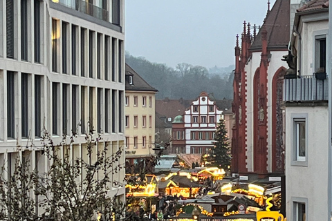 Enjoyable Advent tour: champagne, cookies & mulled wine in Würzburg Advent tour: Sparkling wine, cookies, mulled wine, and stories (German)