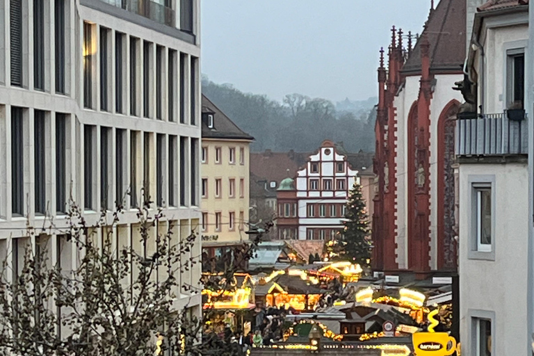 Enjoyable Advent tour: champagne, cookies & mulled wine in Würzburg Advent tour: Sparkling wine, cookies, mulled wine, and stories (German)
