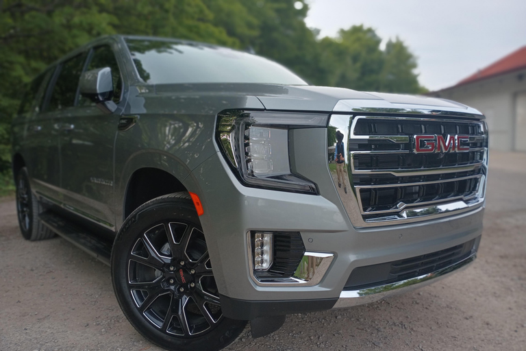 جولة النبيذ في مدينة ترافيرس سيتي القديمة بدون حافلات لكبار الشخصيات من جي إم سي سي يوكون