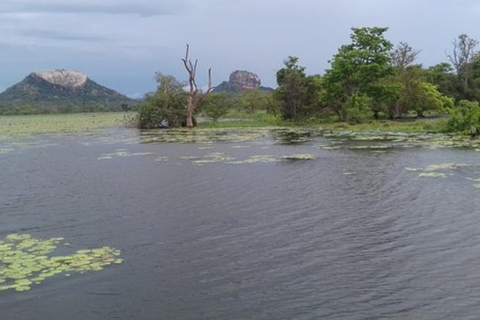From Kandy: Sigiriya, Pidurangala Sunset & Lake Tour