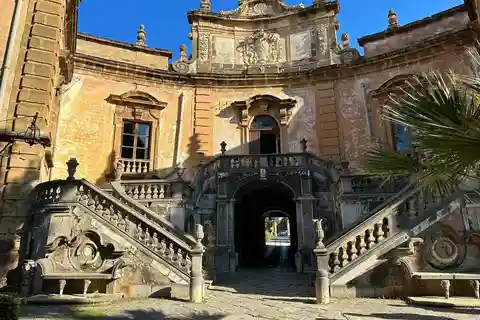 Bagheria: Villa Palagonia Guided Tour