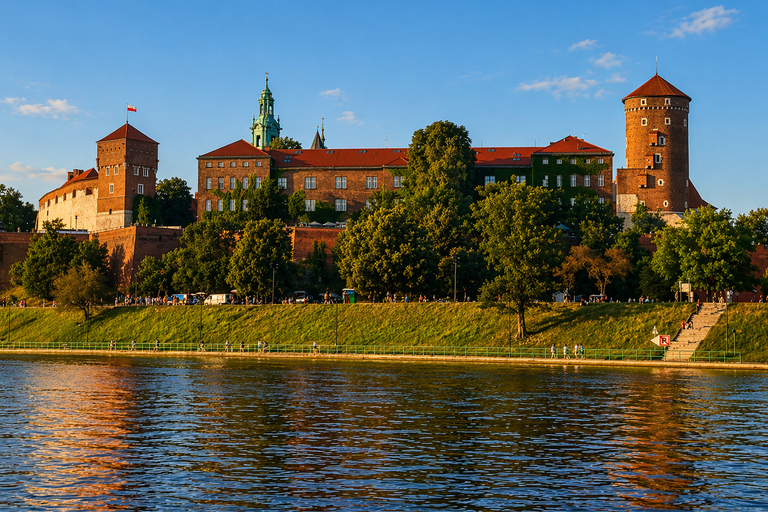 Krakow: Vistula River Sightseeing Cruise with Audio Guide