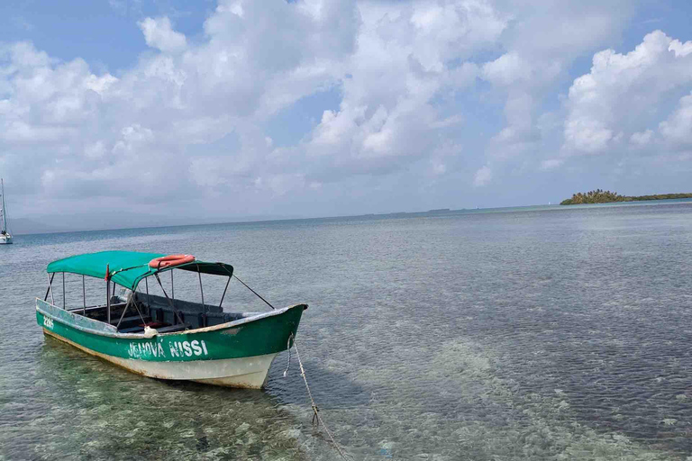 2 Days in Remote San Blas + Tour to magical Cambombia Island
