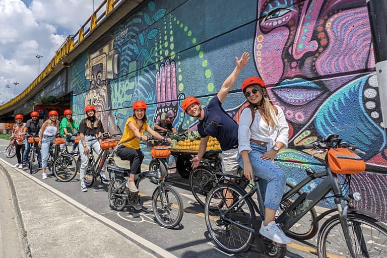 Warsaw Bike Tour: Old Town & City Centre Guided (1.5h or 3h) The Full Warsaw Experience (3 Hours + 30-min Break)