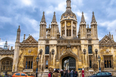 Cambridge: City Walking Tour &amp; Exploration Game