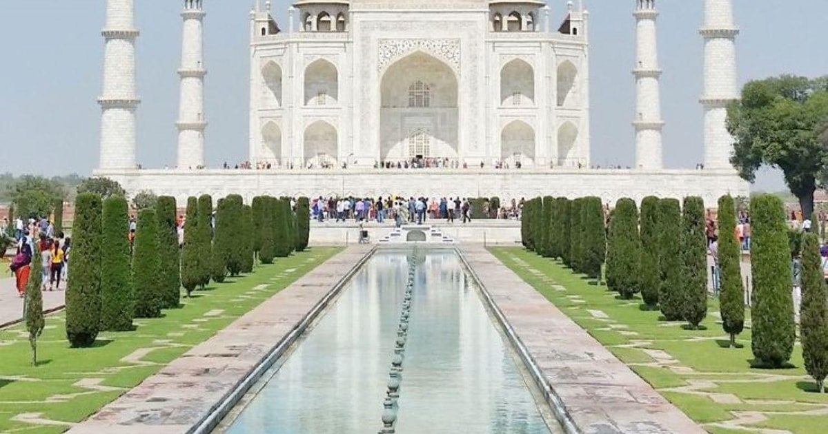 tour guide for taj mahal agra