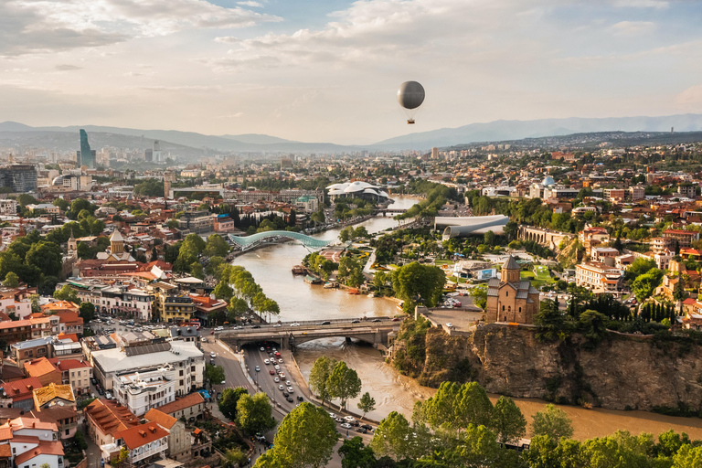 Tbilisi: Gamla stans höjdpunkter med 5 provsmakningar och linbaneturDelad gruppresa