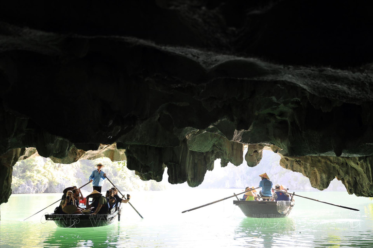 Hanoi: Ninh Binh Am Tien Cave or Trang An, Mua Cave & Hoa Lu Private Tour: Ninh Binh, Hoa Lu, Trang An, Mua Cave, Incense