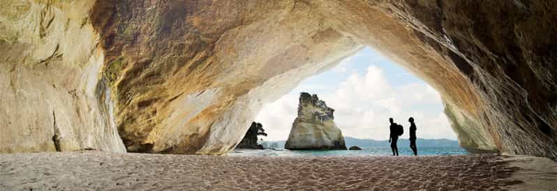 Auckland: Cathedral Cove and Hot Water Beach Day Trip