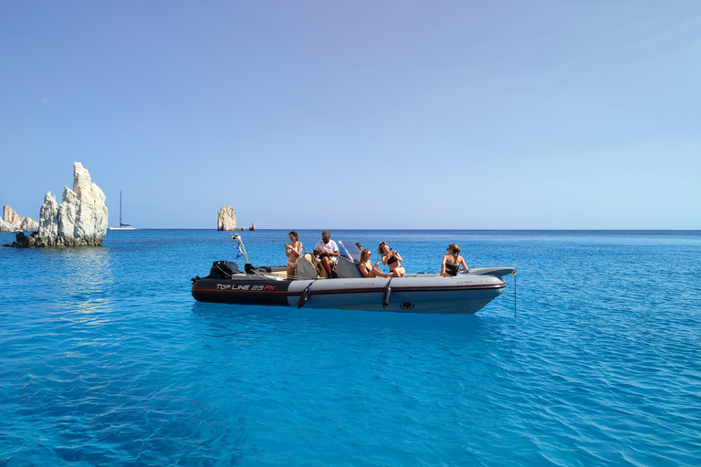 Sifnos : explorez Polyaigos et Kimolos lors d&#039;une croisière privéeLocation de bateau à Sifnos vers Polyegos et Kimolos avec Marvel RIB