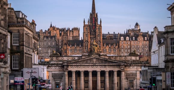 Edinburgh in a Day: Old Town, New Town & Edinburgh Castle