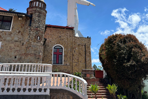 Bogota: Private Tour to Monserrate and GuadalupeBogota: Private Spiritual Tour to Monserrate and Guadalupe