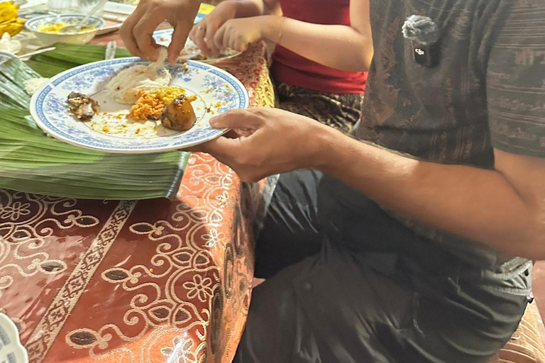 Colombo: Sri Lankan Street Food Lovers Evening Tour by Local