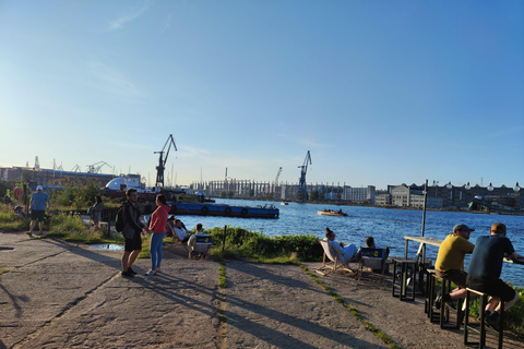 Gdańsk: Wrzeszcz and Shipyard District Private Bike Tour Golden Hour Ride – Gdańsk on evening mood Photo Stops