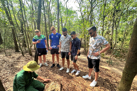 Excursión Privada de Día Completo a los Templos de Cu Chi y Cao Dai