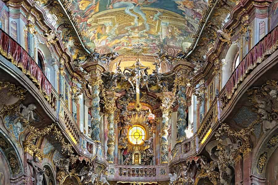 München: Spanische Gitarre & Bach Toccata in der Asamkirche. Foto: GetYourGuide